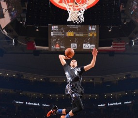 开云体育-教科书般的欧文与灰熊的提前终结，马刺的悬念之夜