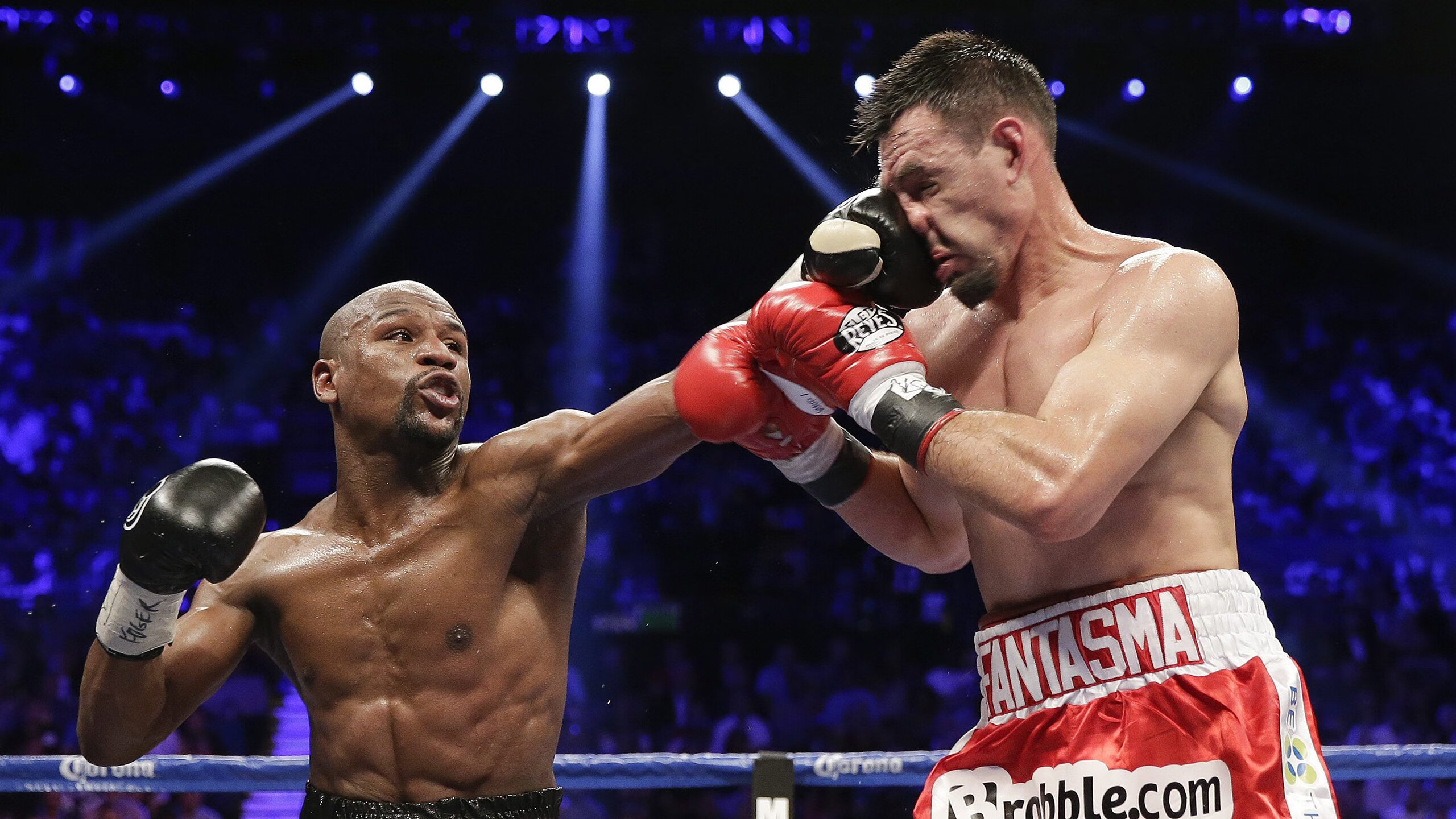 赛道与球场的双重救赎，F1年度争冠之夜与戈贝尔的自我超越