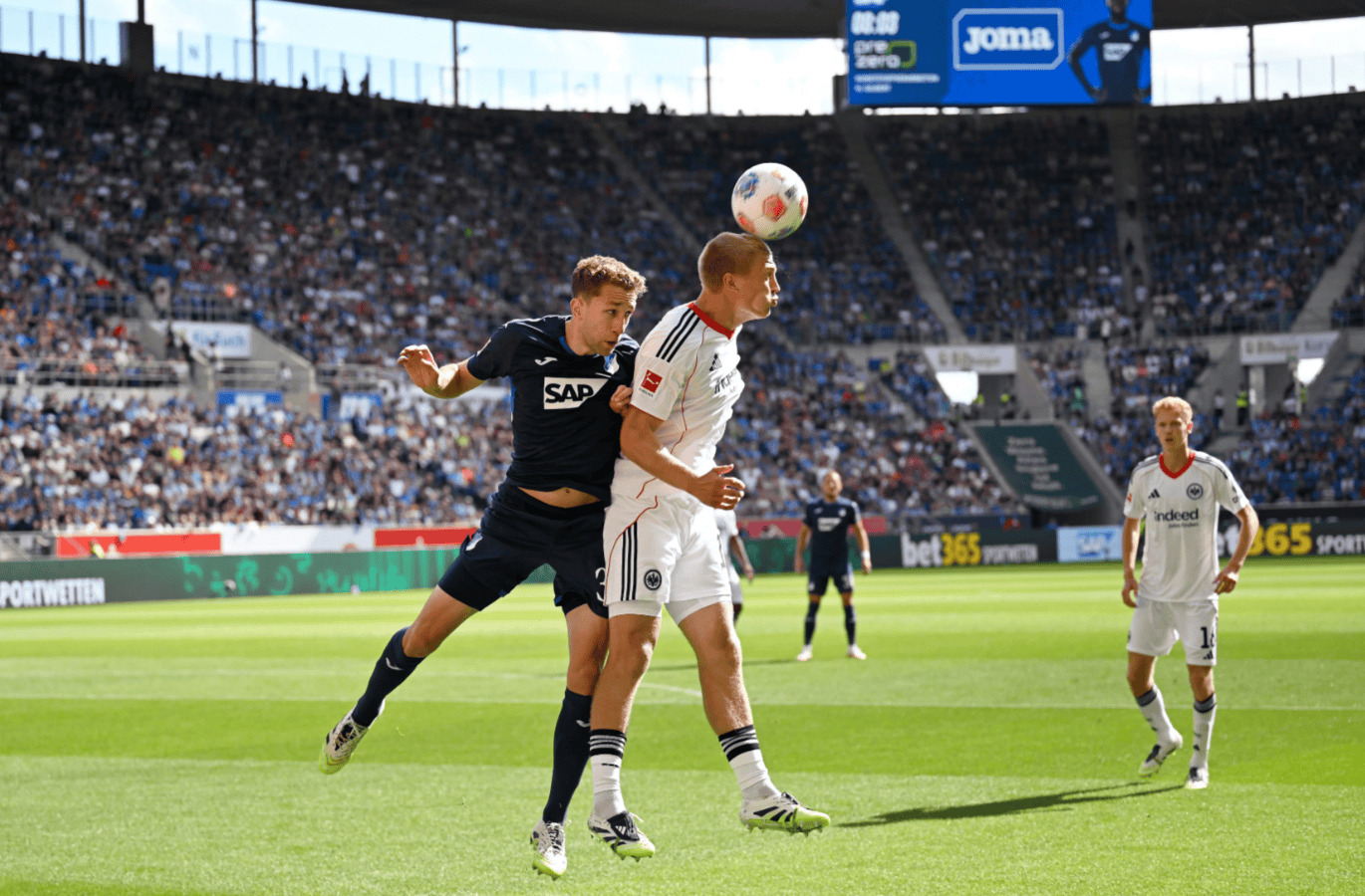 法兰克福客场作战不敌狂升，遭遇逆转失利