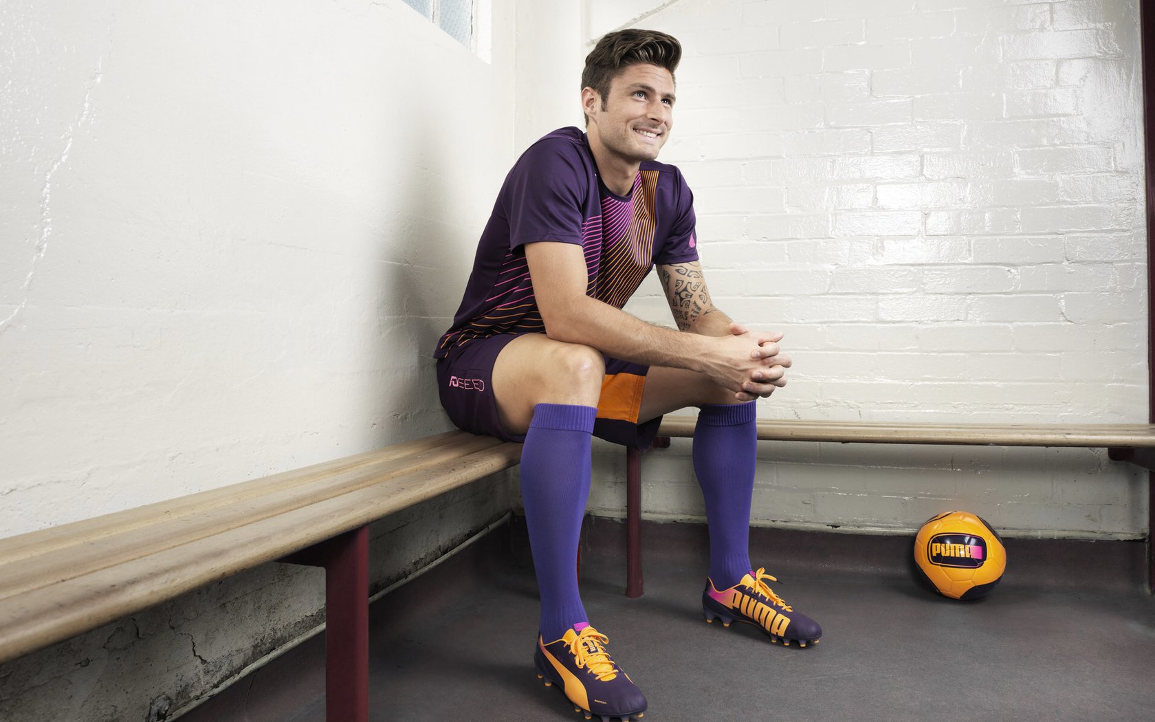 布鲁诺点燃赛场，莱比锡红牛逆转法国